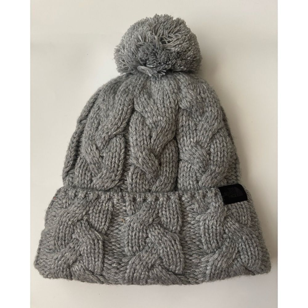 The North Face Cable Minna Pom Beanie in Light Grey Heather / NWT